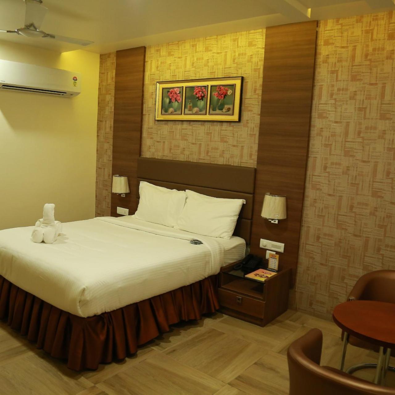 היידראבד Hotel Svm Grand Medipally מראה חיצוני תמונה