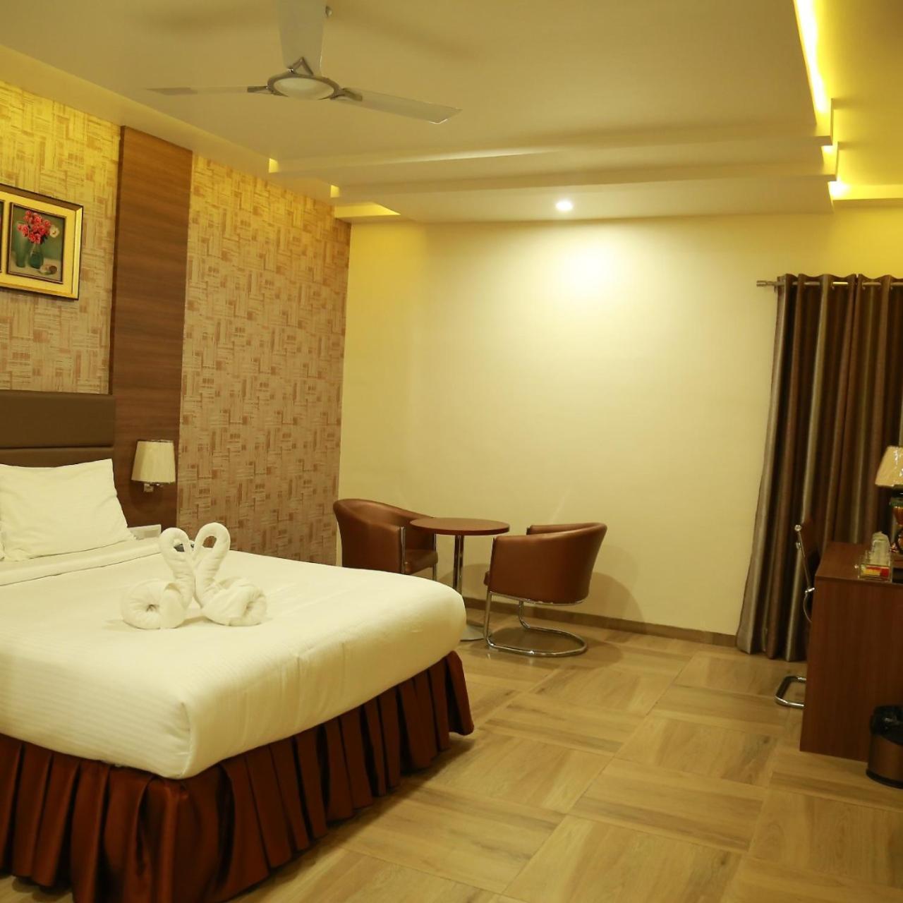 היידראבד Hotel Svm Grand Medipally מראה חיצוני תמונה