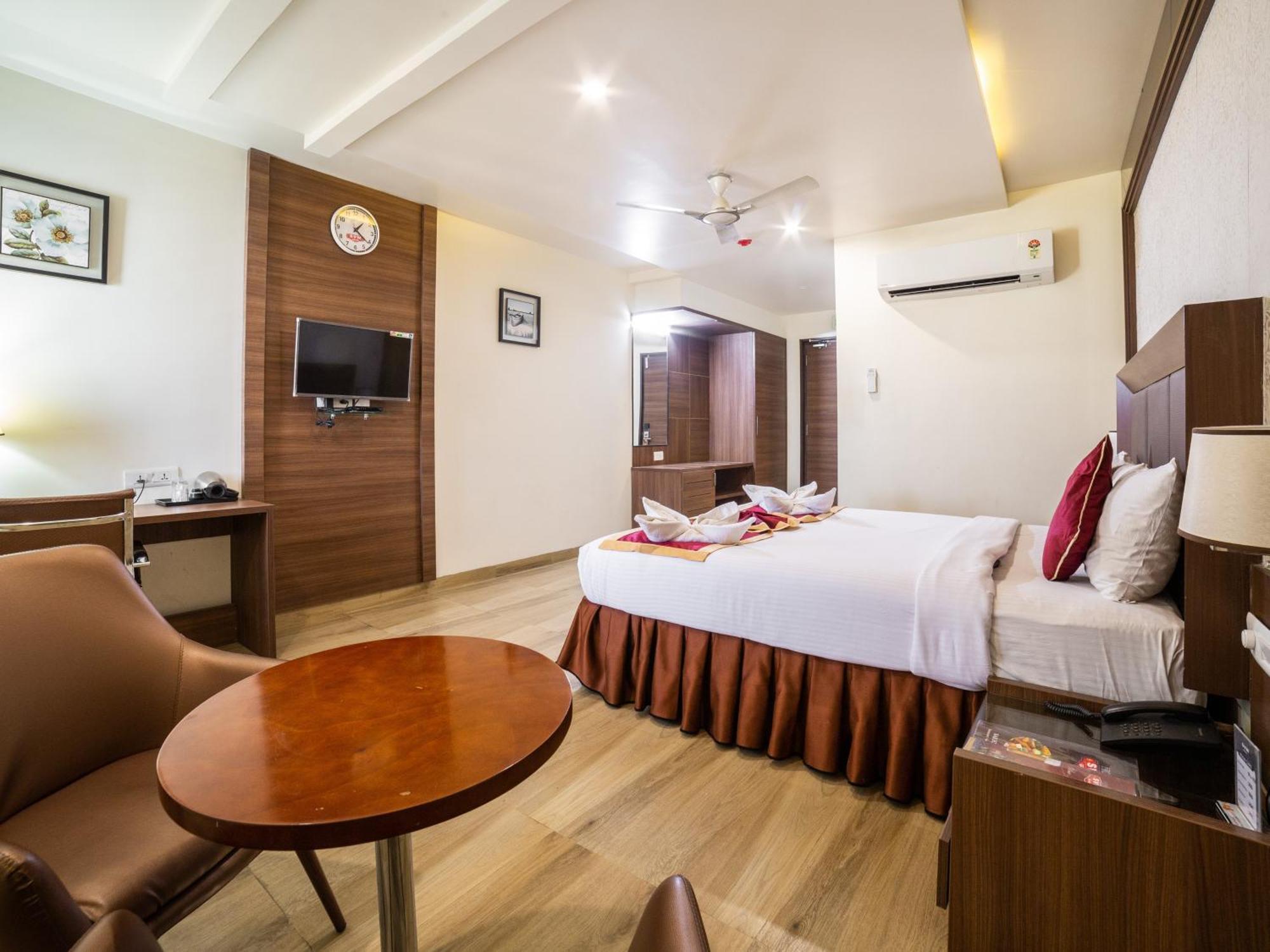 היידראבד Hotel Svm Grand Medipally מראה חיצוני תמונה
