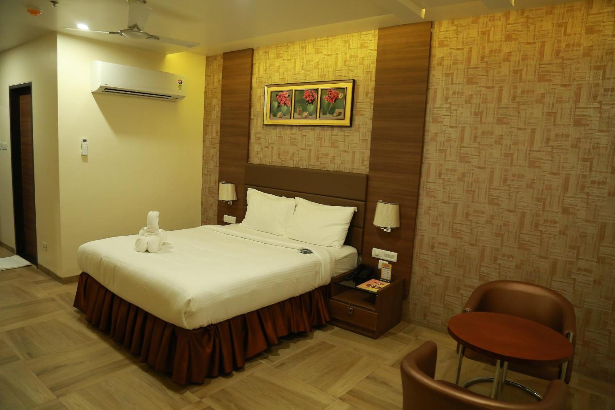 היידראבד Hotel Svm Grand Medipally מראה חיצוני תמונה